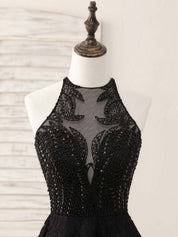 Sheath/Column Halter Neck Lace and Beaded Homecoming Dress with Crossed Back