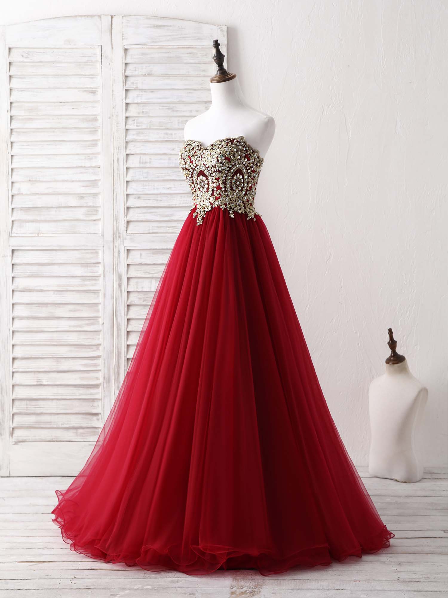 A-Line Sweetheart Neck Floor-Length Tulle Gown Prom Dress with Embellished Lace Bodice