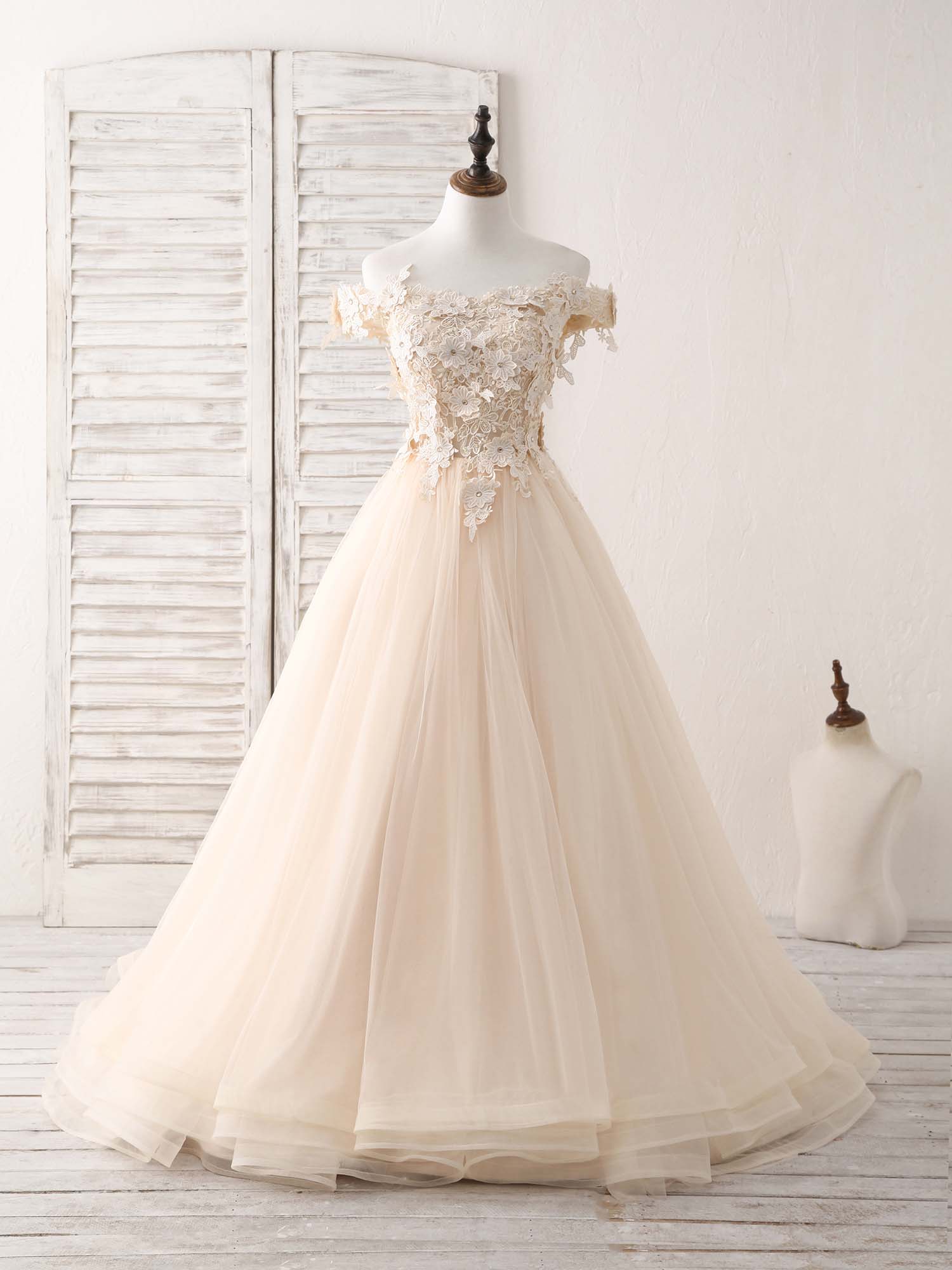 A-line Off-the-Shoulder Floor-Length Tulle Lace Prom Dress with Floral Appliqué Bodice