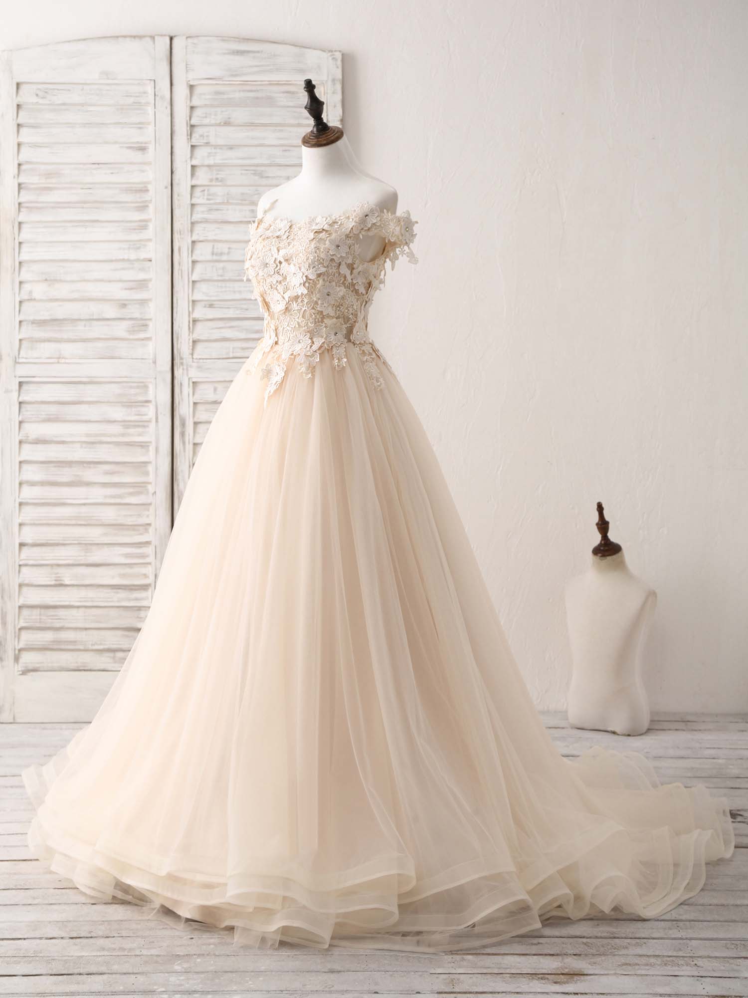 A-line Off-the-Shoulder Floor-Length Tulle Lace Prom Dress with Floral Appliqué Bodice