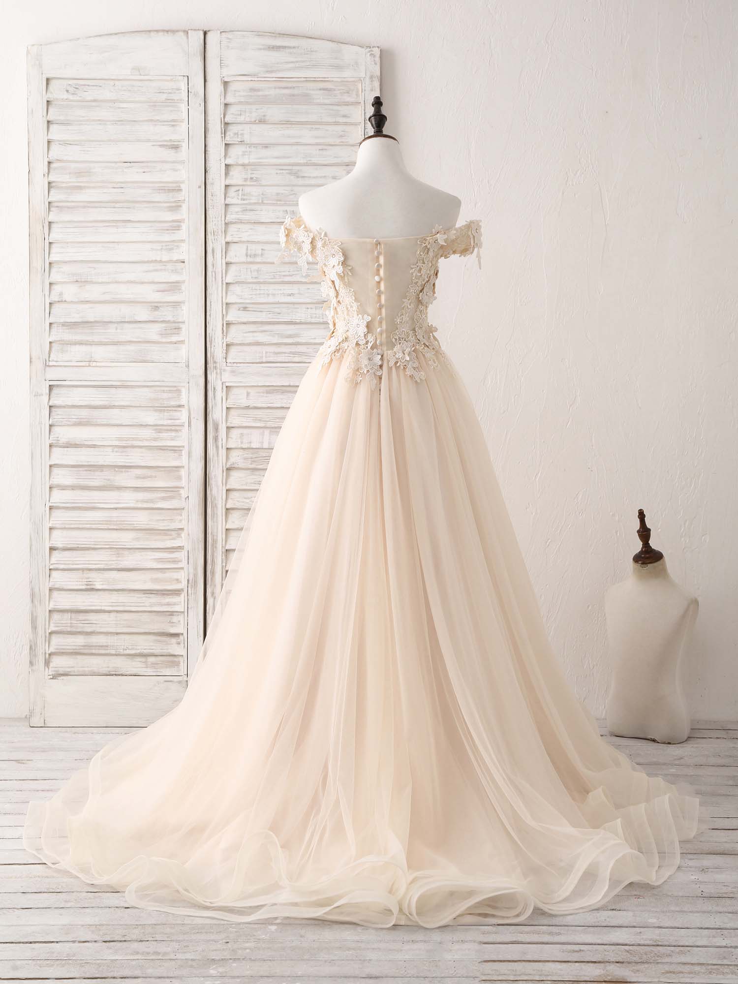 A-line Off-the-Shoulder Floor-Length Tulle Lace Prom Dress with Floral Appliqué Bodice