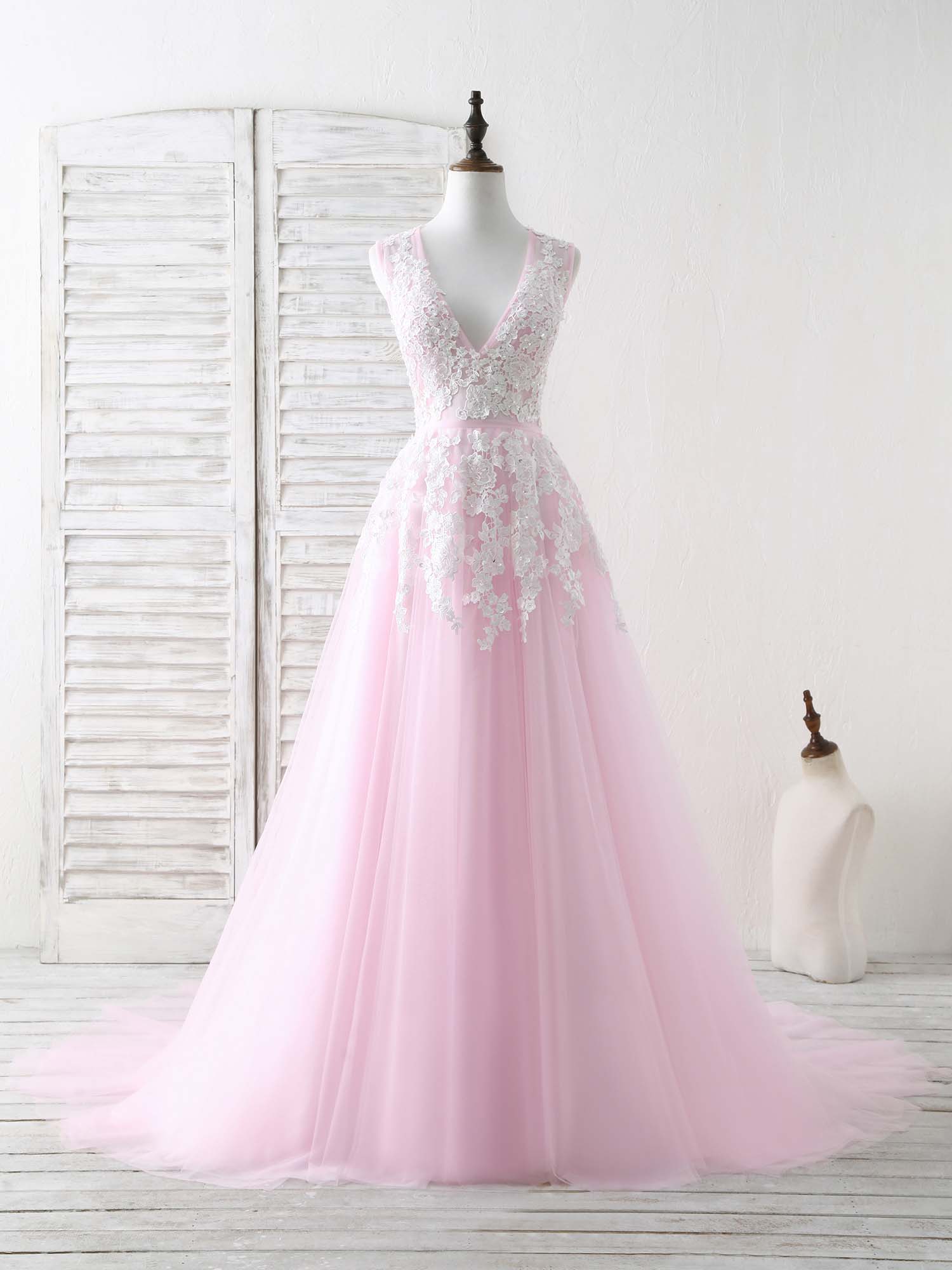 A-line V-Neck Floor-Length Tulle Lace Prom Dress with Embroidered Appliqué Bodice