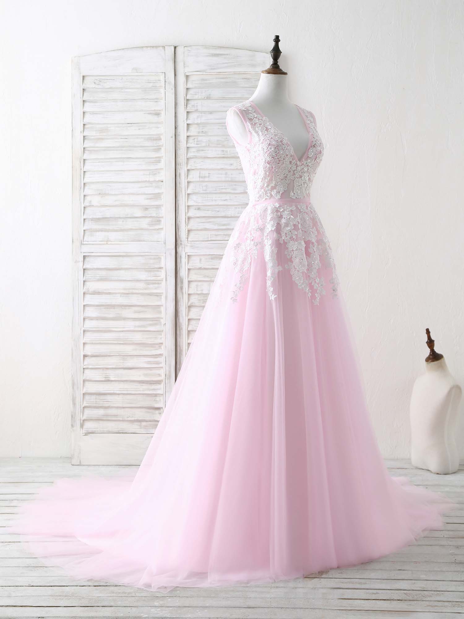 A-line V-Neck Floor-Length Tulle Lace Prom Dress with Embroidered Appliqué Bodice