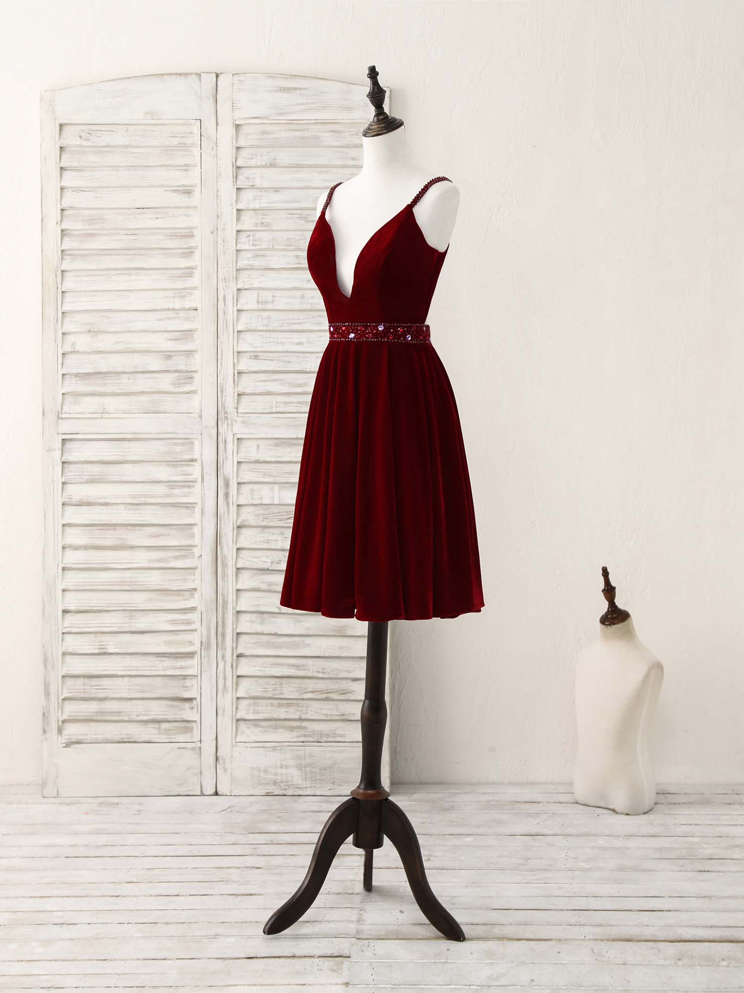 A-Line V-Neck Knee-Length Velvet Homecoming Dress with Beaded Waist