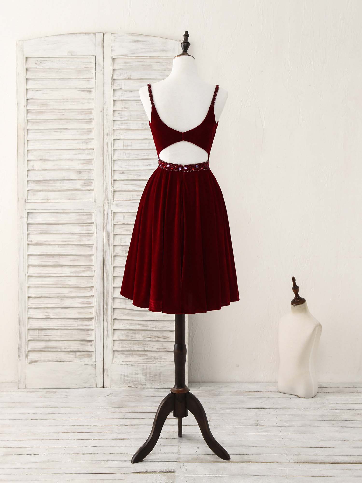 A-Line V-Neck Knee-Length Velvet Homecoming Dress with Beaded Waist