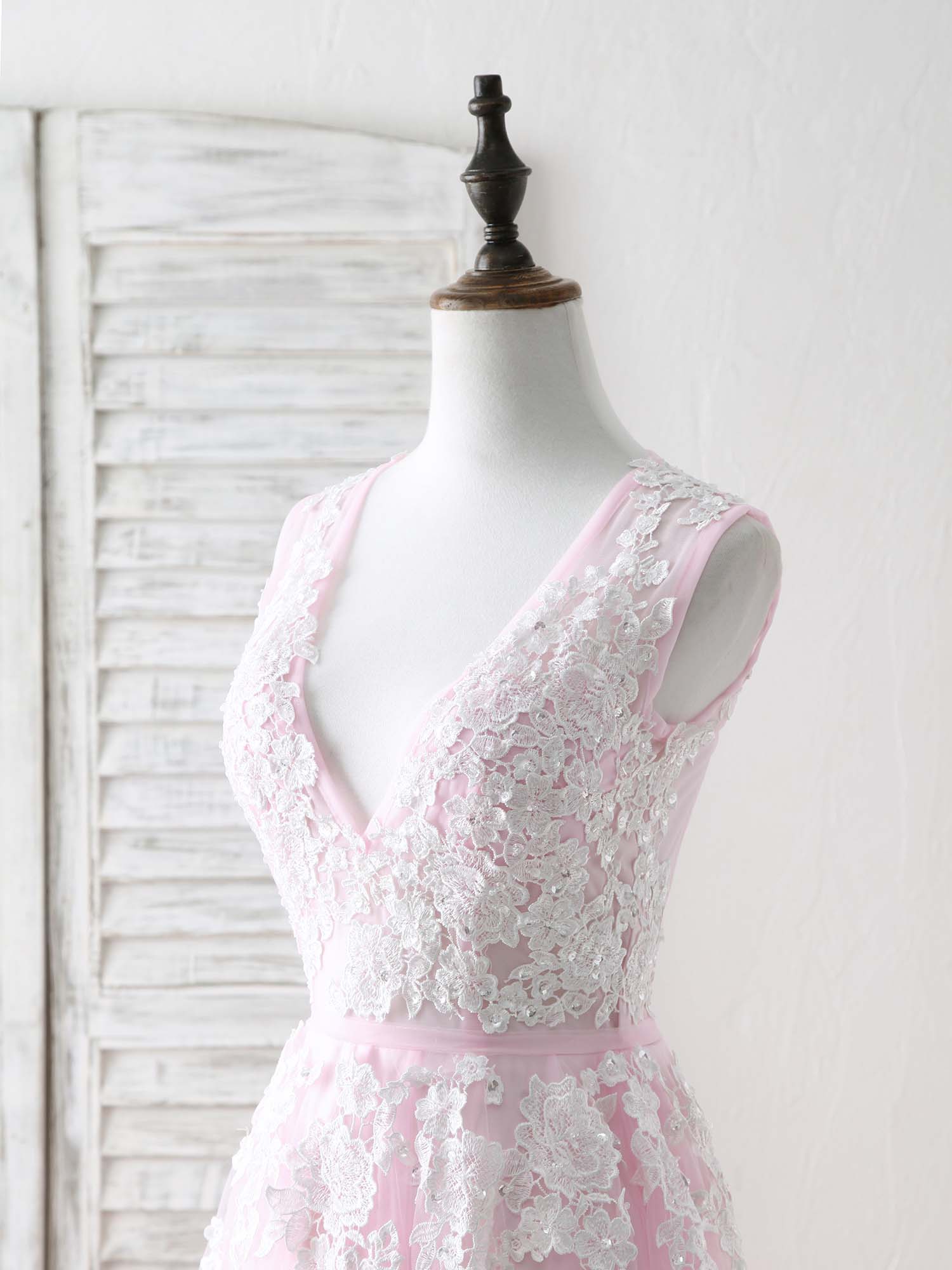 A-line V-Neck Floor-Length Tulle Lace Prom Dress with Embroidered Appliqué Bodice