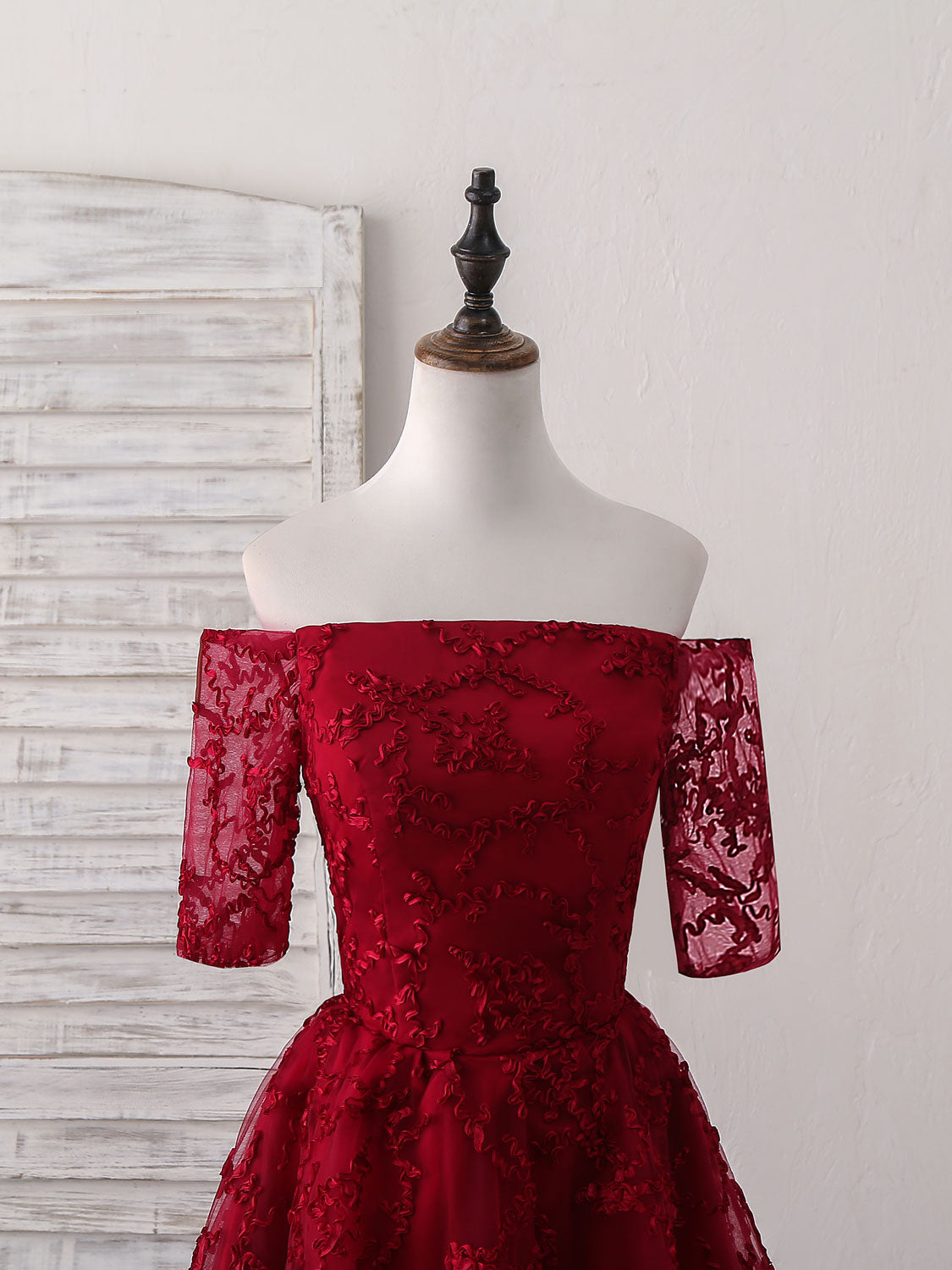 Off-the-Shoulder Lace A-Line Knee-Length Homecoming Dress