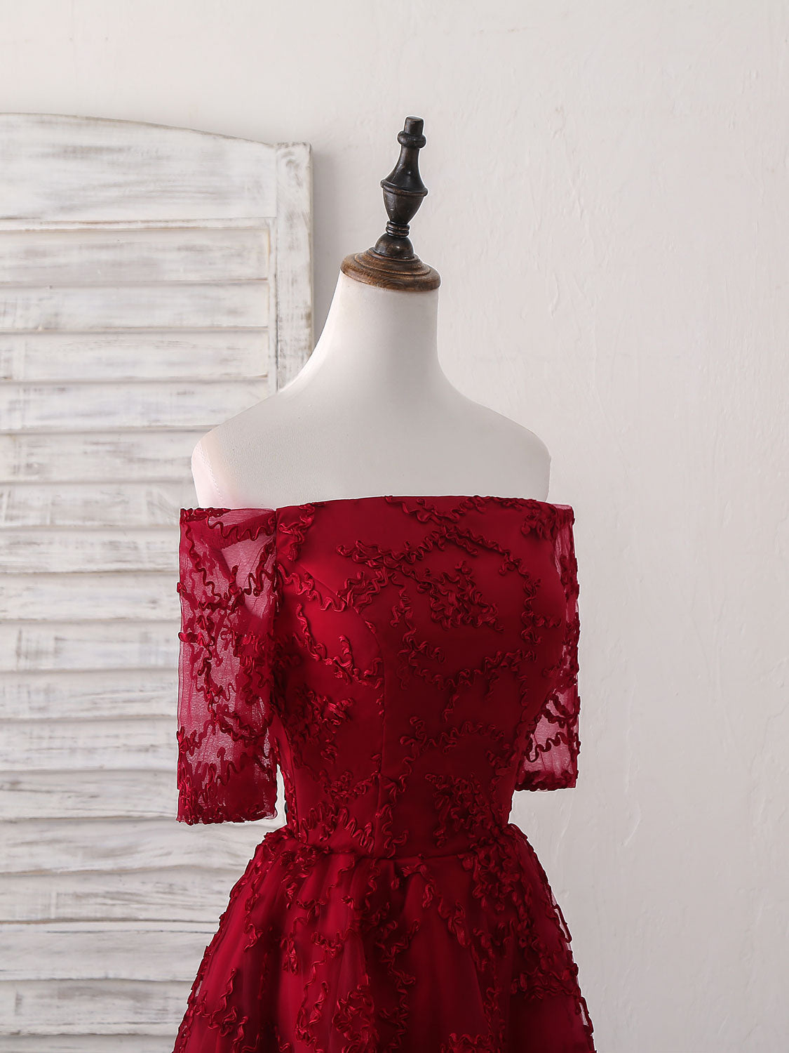 Off-the-Shoulder Lace A-Line Knee-Length Homecoming Dress