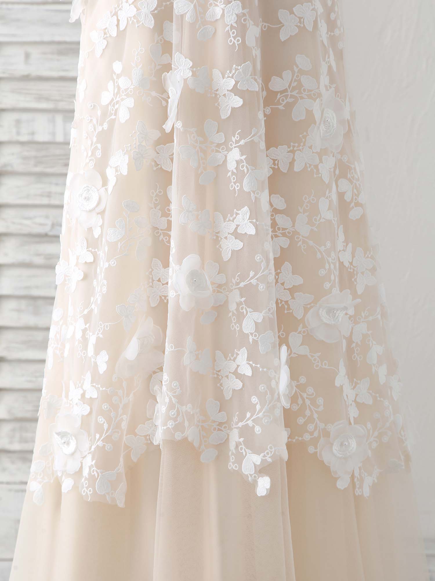 A-line Strapless Floor-Length Tulle Lace Prom Dress with 3D Floral Appliqué Overlay