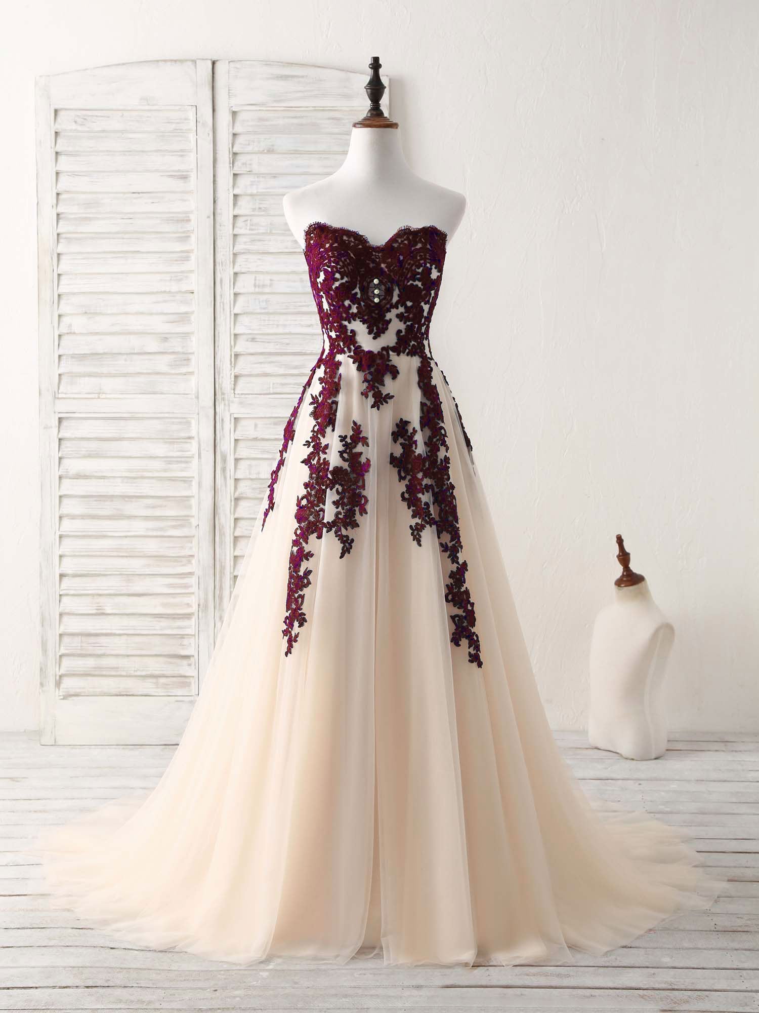 A-Line Sweetheart Floor-Length Tulle & Lace Prom Dress with Lace Appliqué