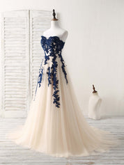 A-Line Sweetheart Floor-Length Tulle & Lace Prom Dress with Lace Appliqué