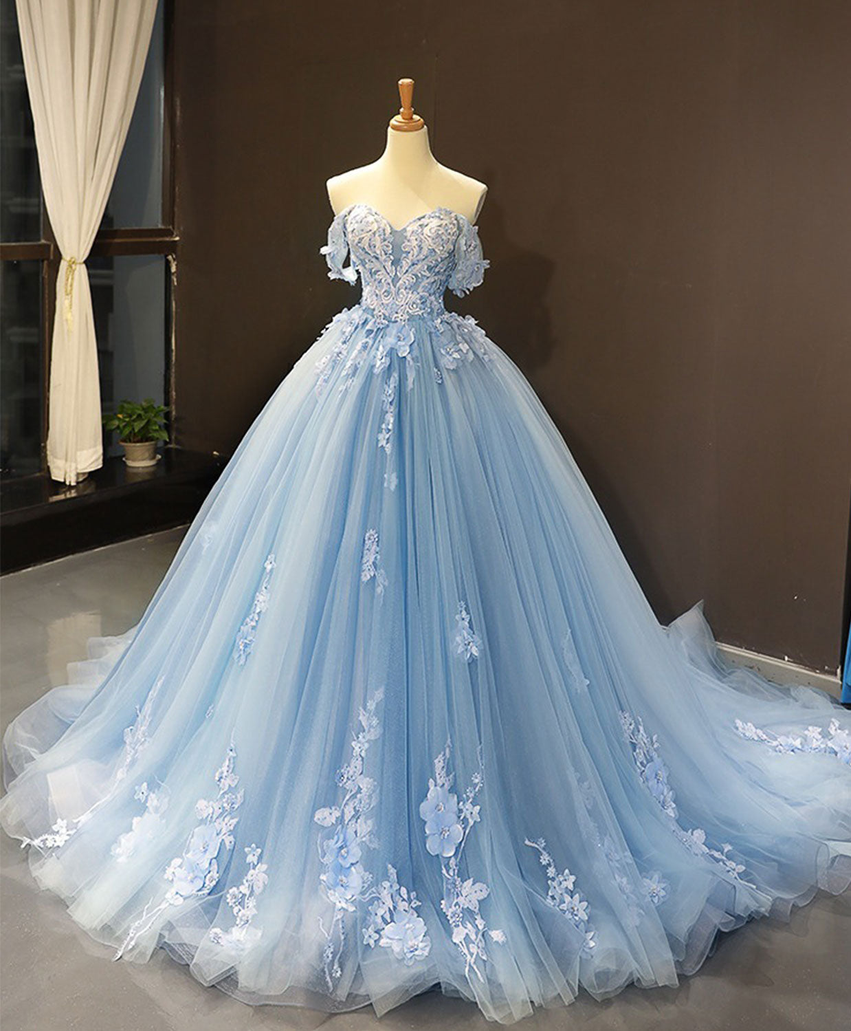 Ball Gown Sweetheart Neckline Floor-Length Light Blue Tulle Lace Appliqué Prom Dress
