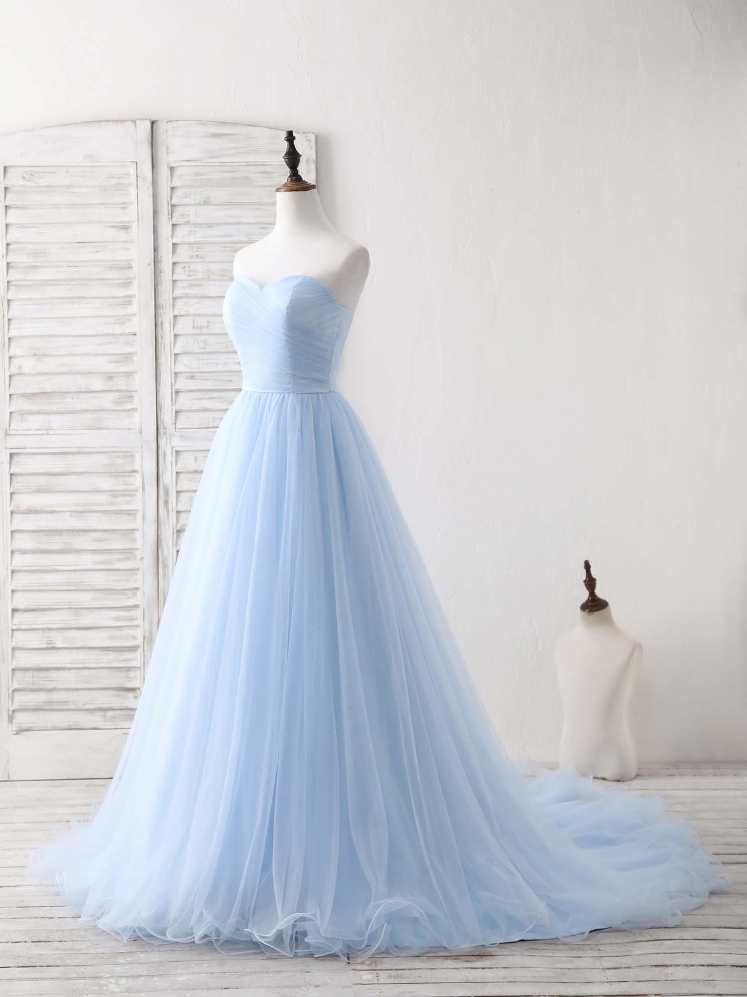 A-line Sweetheart Floor-Length Tulle Prom Dress with Pleated Bodice