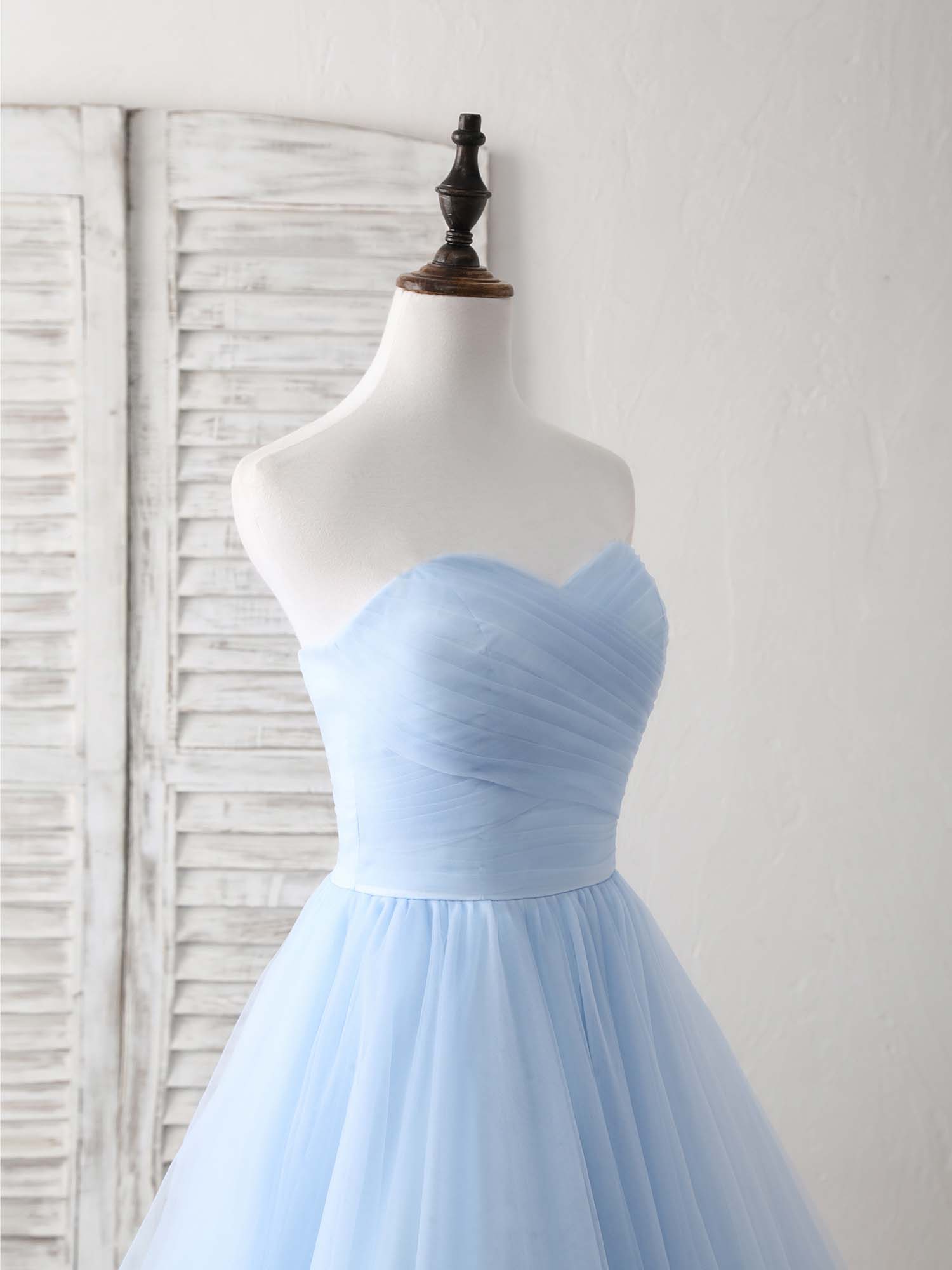 A-line Sweetheart Floor-Length Tulle Prom Dress with Pleated Bodice