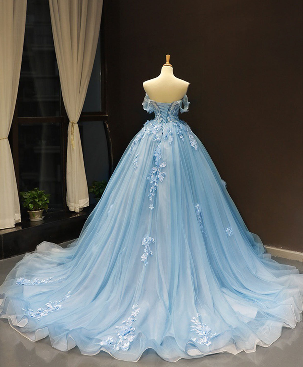 Ball Gown Sweetheart Neckline Floor-Length Light Blue Tulle Lace Appliqué Prom Dress