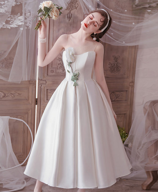 A-Line Sweetheart Neck Tea-Length Tulle Dress with Floral Lace Appliqué Homecoming Dress