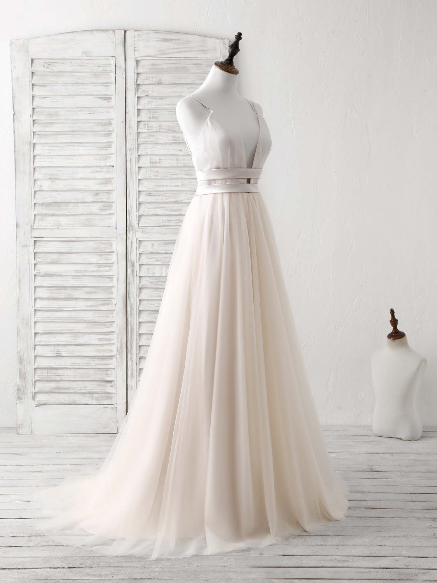A-Line V-Neck Floor-Length Tulle Prom Dress with Spaghetti Straps