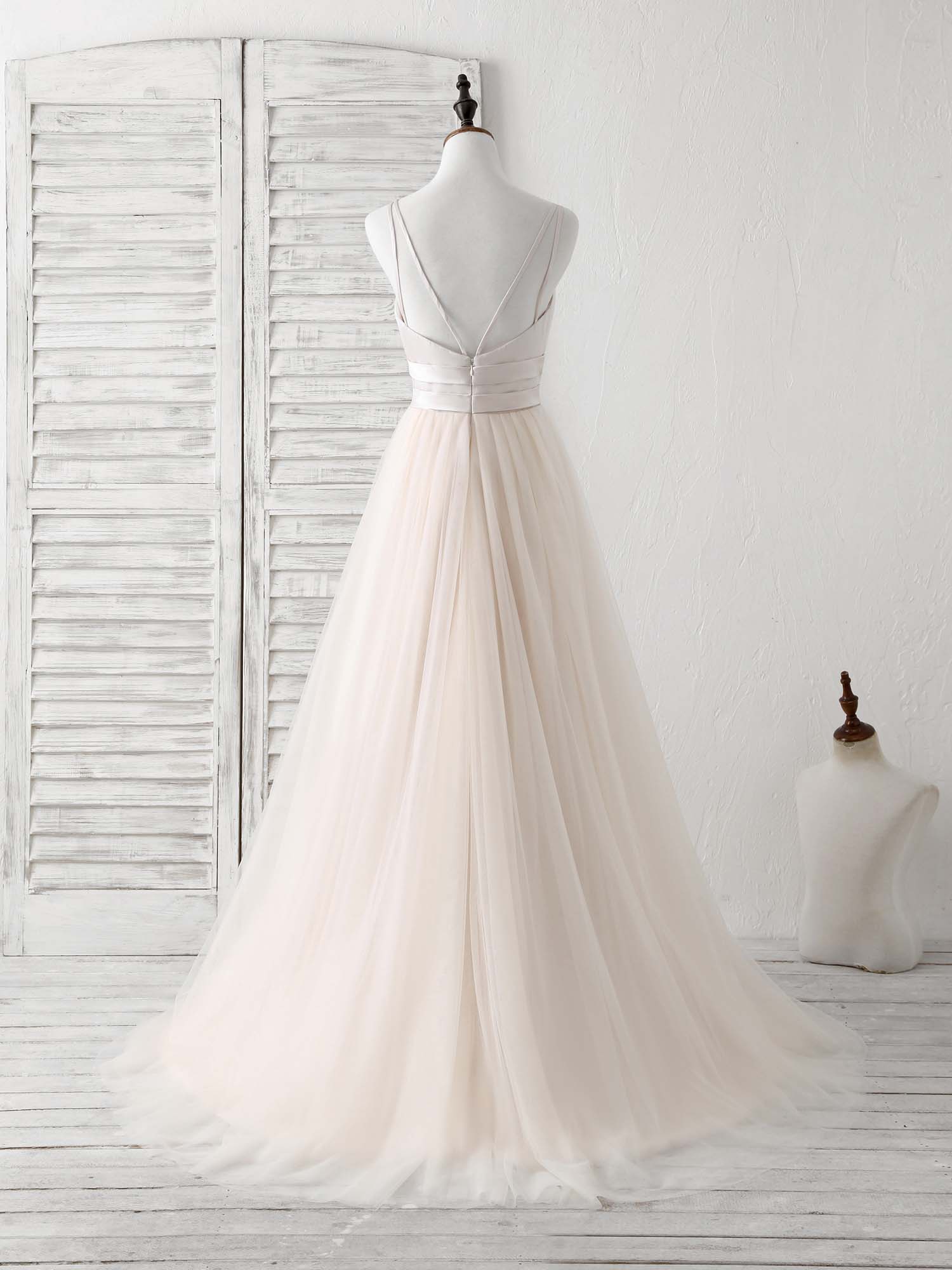 A-Line V-Neck Floor-Length Tulle Prom Dress with Spaghetti Straps