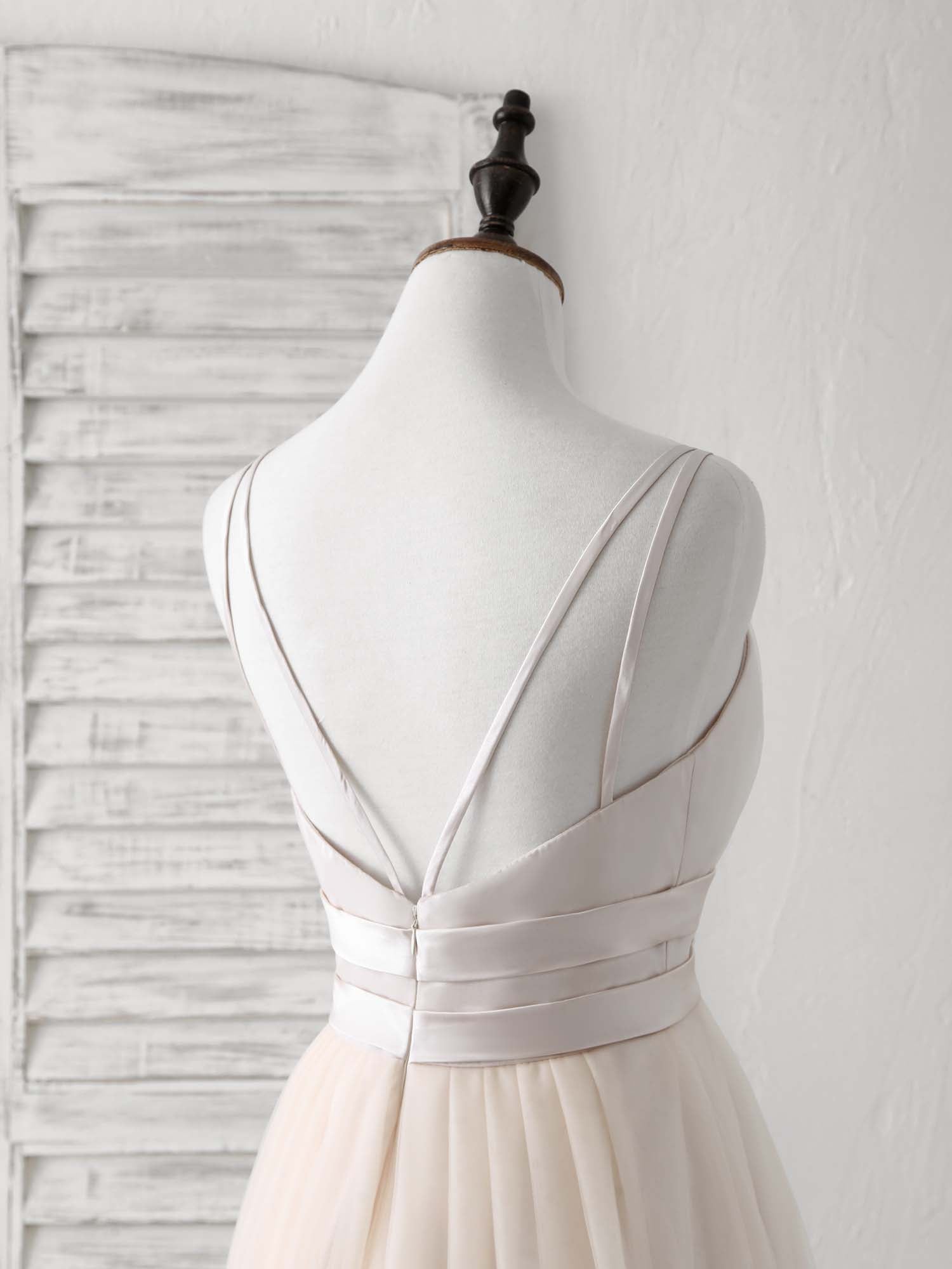 A-Line V-Neck Floor-Length Tulle Prom Dress with Spaghetti Straps