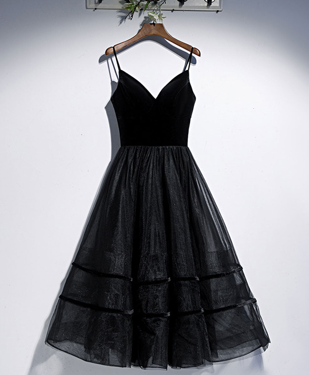 A-Line Black V-Neck Knee-Length Velvet and Tulle Tiered Homecoming Dress