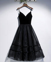 A-Line Black V-Neck Knee-Length Velvet and Tulle Tiered Homecoming Dress