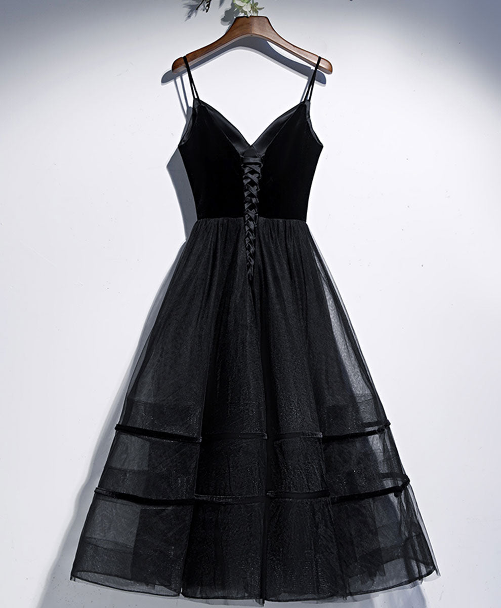 A-Line Black V-Neck Knee-Length Velvet and Tulle Tiered Homecoming Dress