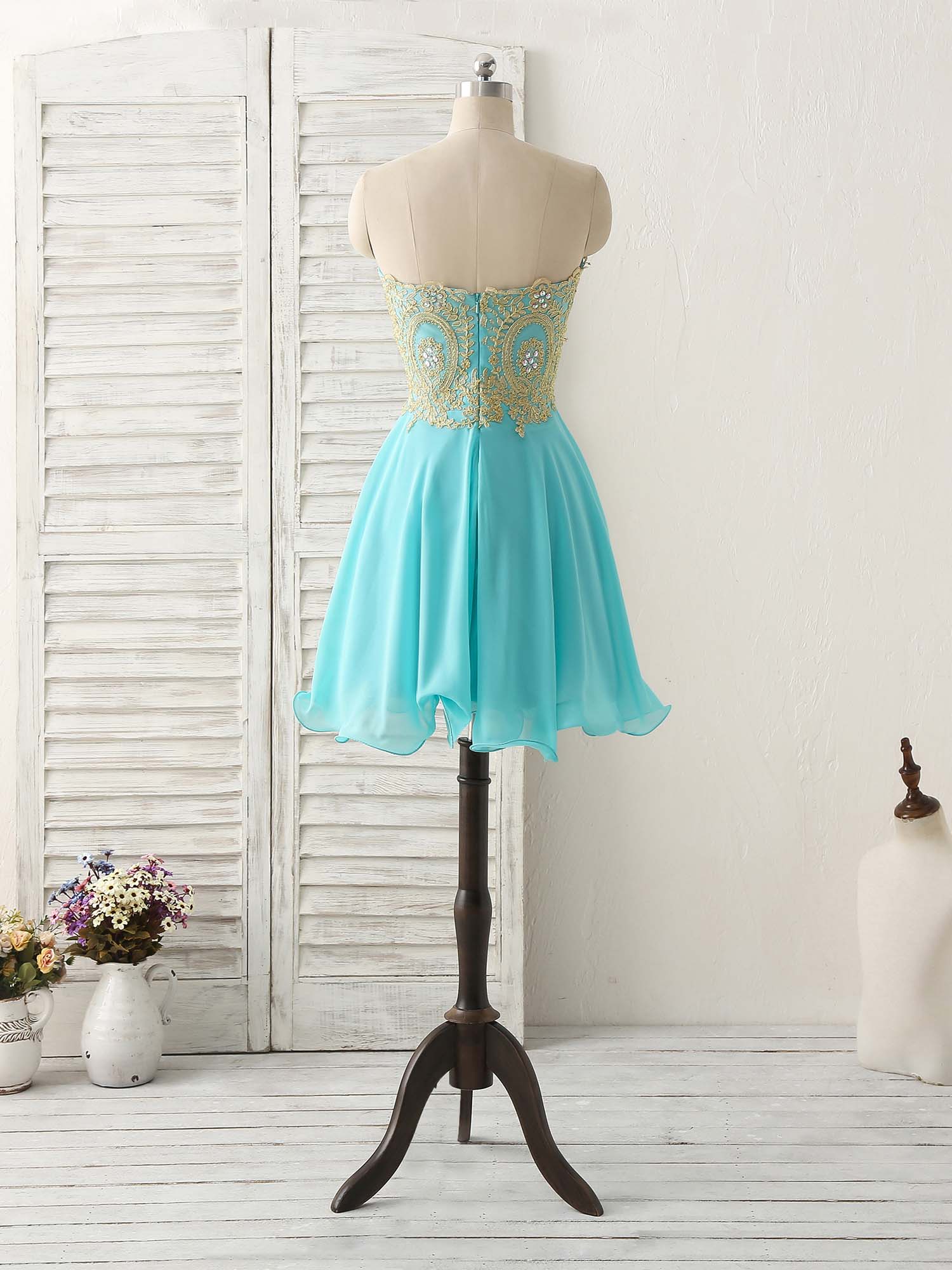 A-Line Sweetheart Strapless Knee-Length Chiffon Homecoming Dress with Lace-Embellished Bodice