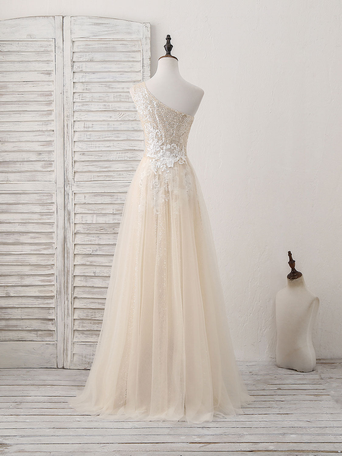 A-Line One-Shoulder Floor-Length Tulle & Lace Prom Dress with Floral Appliqué Bodice