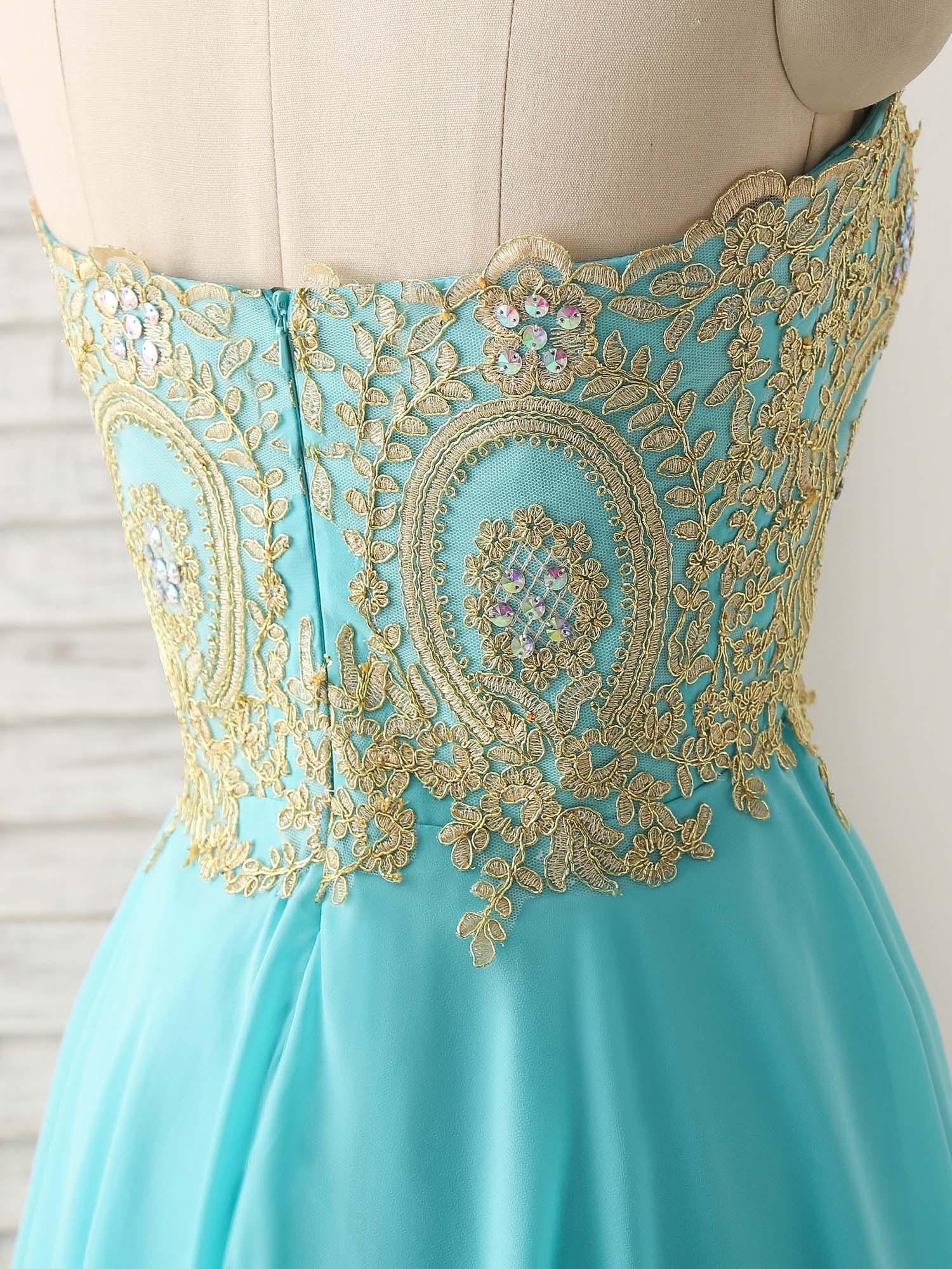 A-Line Sweetheart Strapless Knee-Length Chiffon Homecoming Dress with Lace-Embellished Bodice
