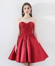 A-Line Sweetheart Neck Knee-Length Red Satin Lace Homecoming Dress