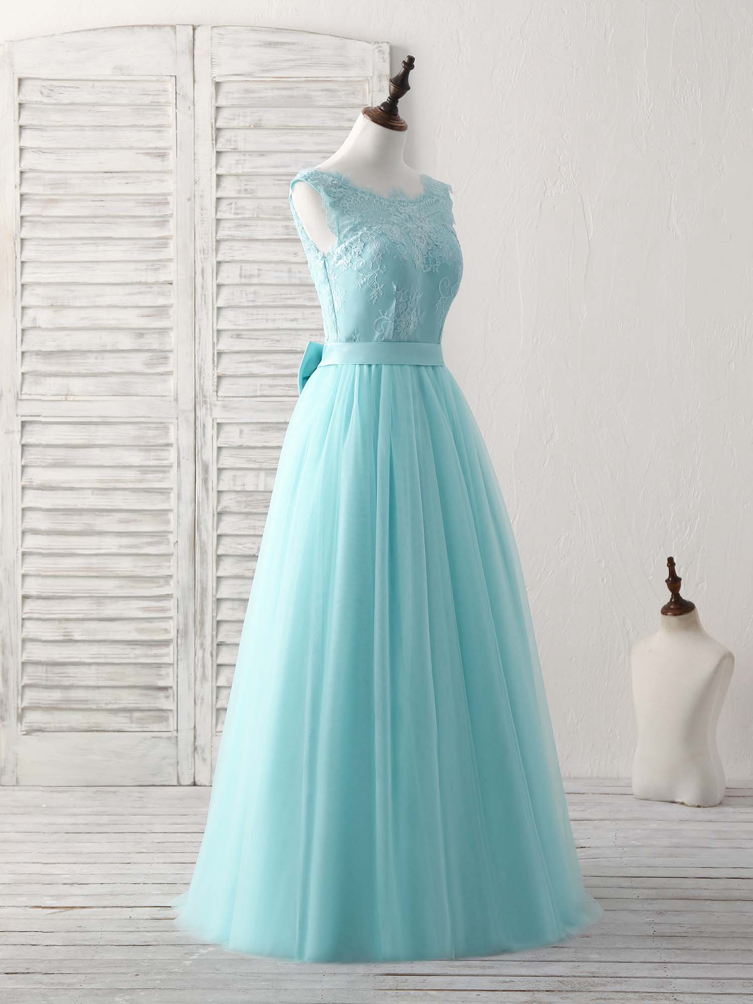 A-Line Scoop Neck Floor-Length Tulle Prom Dress with Lace Bodice