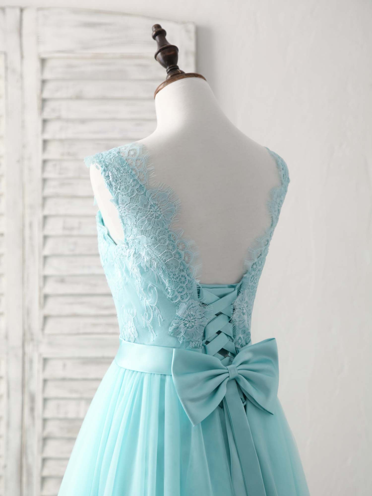 A-Line Scoop Neck Floor-Length Tulle Prom Dress with Lace Bodice