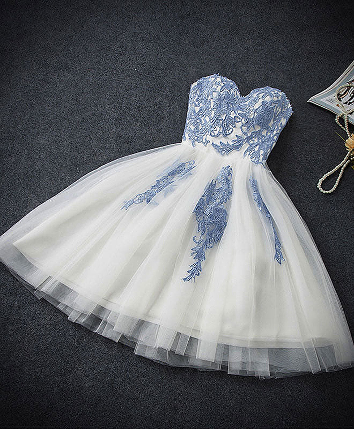 A-Line Sweetheart Knee-Length Tulle Lace Appliqué Blue & White Homecoming Dress