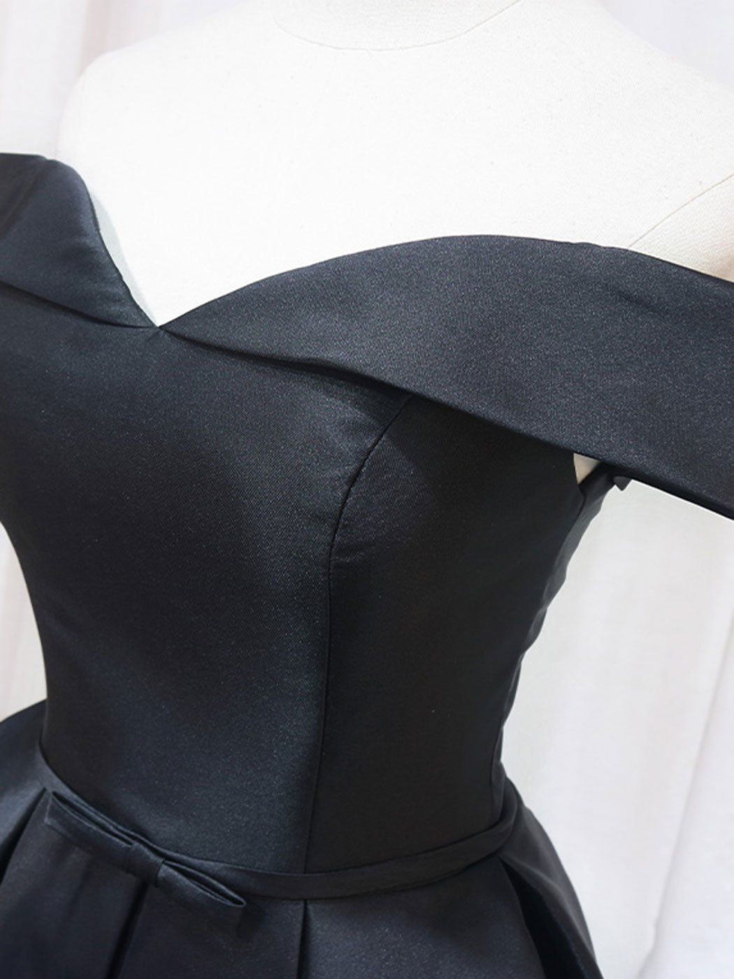 Black Off Shoulder Satin Short Prom Dress