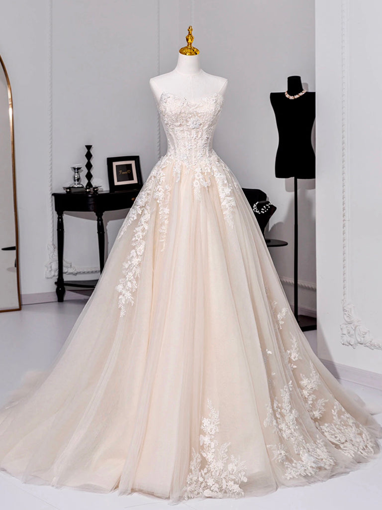Elegant Lace Appliqué A-Line Tulle Prom Dress