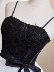 A-Line Black and White Sweetheart Knee-Length Tulle Homecoming Dress with Tiered Skirt