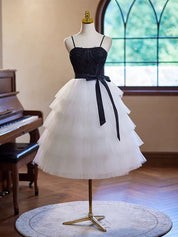 A-Line Black and White Sweetheart Knee-Length Tulle Homecoming Dress with Tiered Skirt