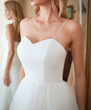 A-Line Sweetheart Neck Knee-Length White Tulle Homecoming Dress with Spaghetti Straps