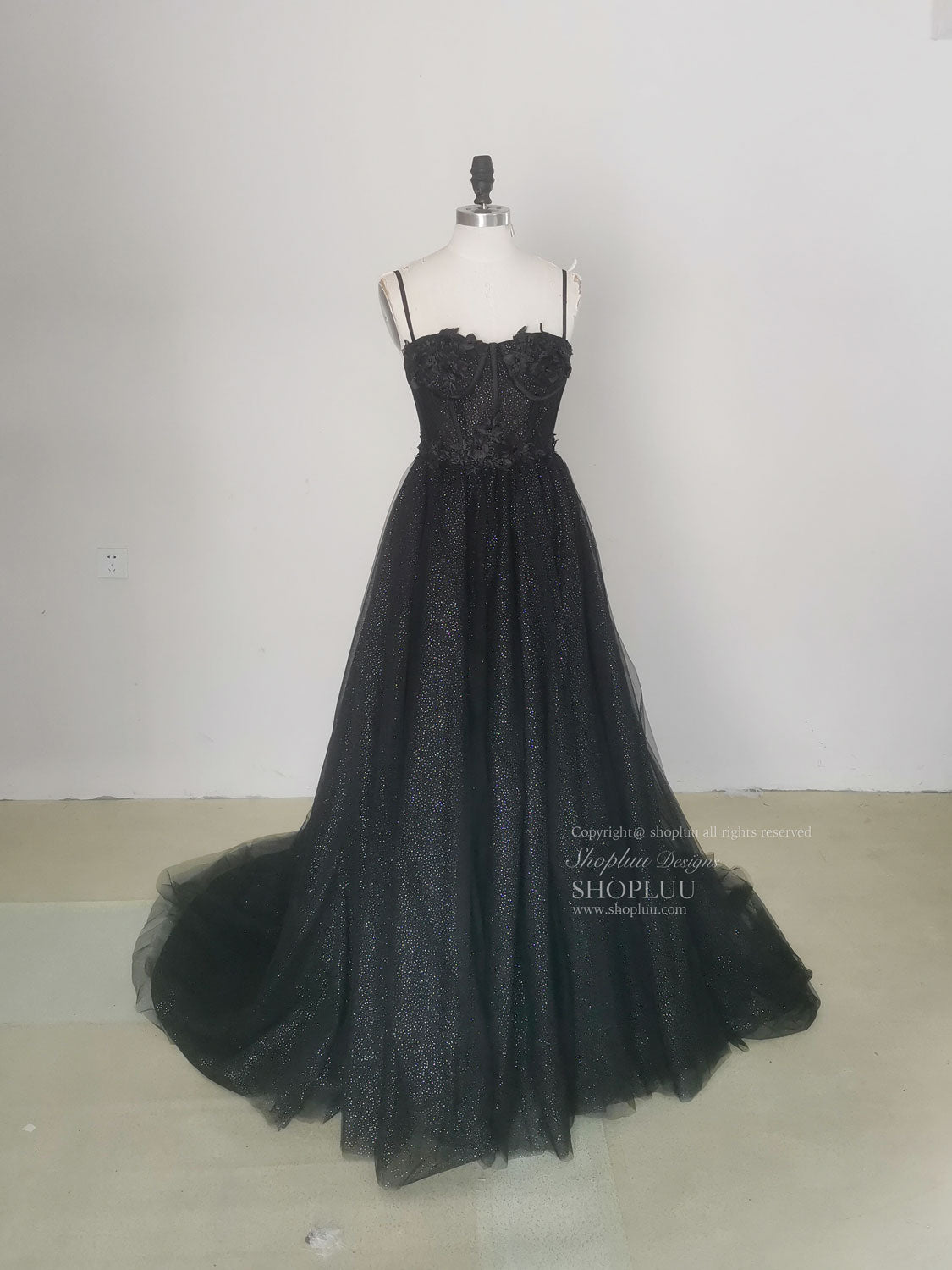 A-Line Black Sweetheart Floor-Length Tulle High Slit Prom Dress