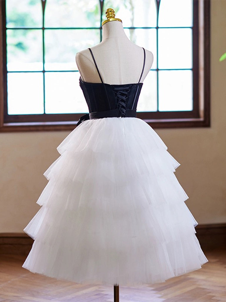 A-Line Black and White Sweetheart Knee-Length Tulle Homecoming Dress with Tiered Skirt