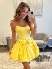 A-Line Strapless Short/Mini Satin Yellow Homecoming Dress with Bow Detail