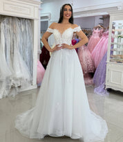 A-Line Off-the-Shoulder Floor-Length Tulle Lace Appliqué Prom Dress