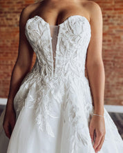 A-Line Sweetheart Neck Floor-Length Tulle Wedding Dress with Lace Appliqué Bodice