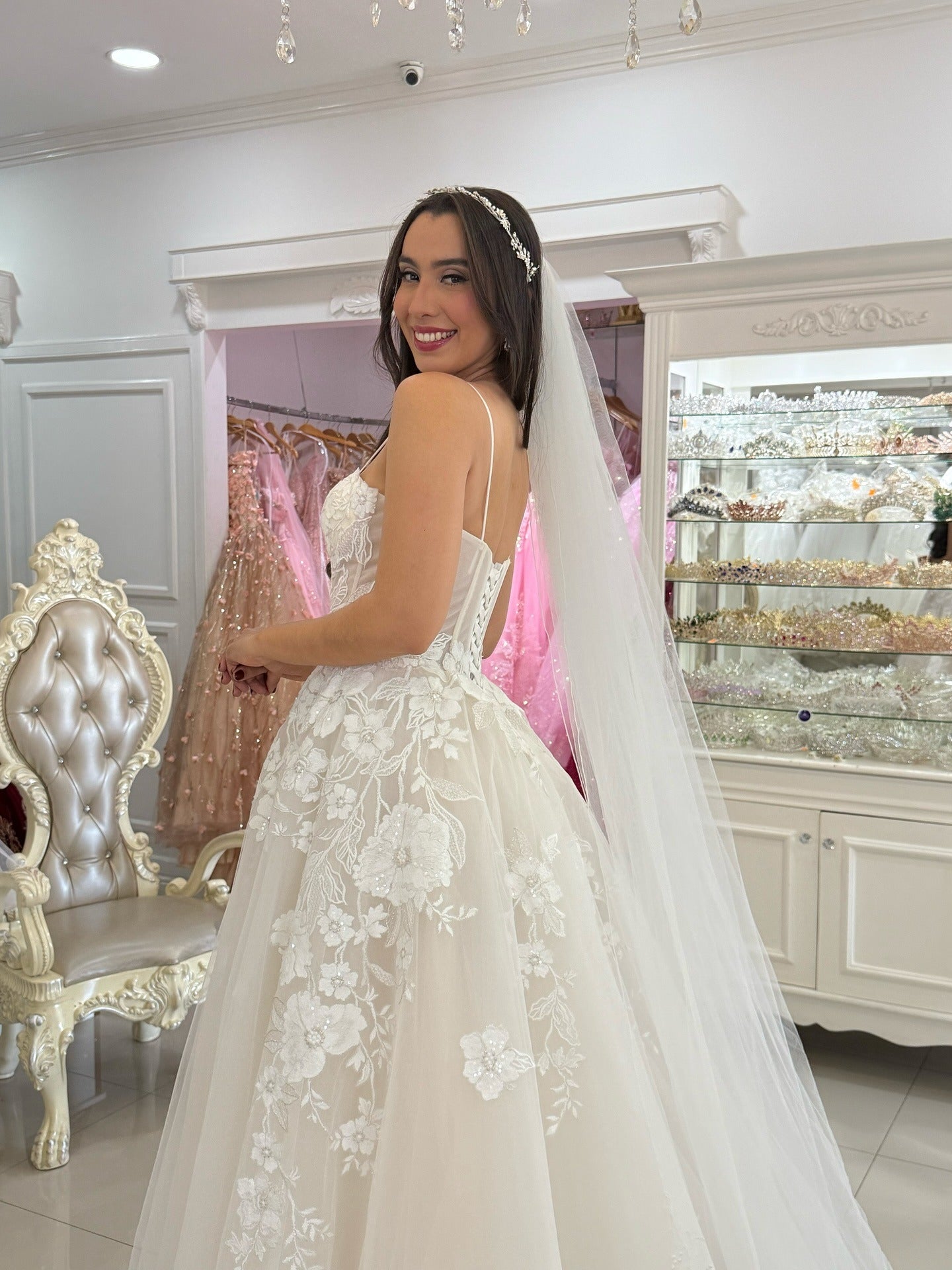 A-Line Spaghetti Straps Floor-Length Tulle Prom Dress with Lace Appliqué