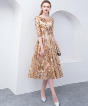A-Line Scoop Neck Knee-Length Sequin Lace Homecoming Dress with Elegant Floral Pattern
