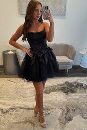 A-Line Strapless Short/Mini Tulle Black Homecoming Dress with Bow Detail