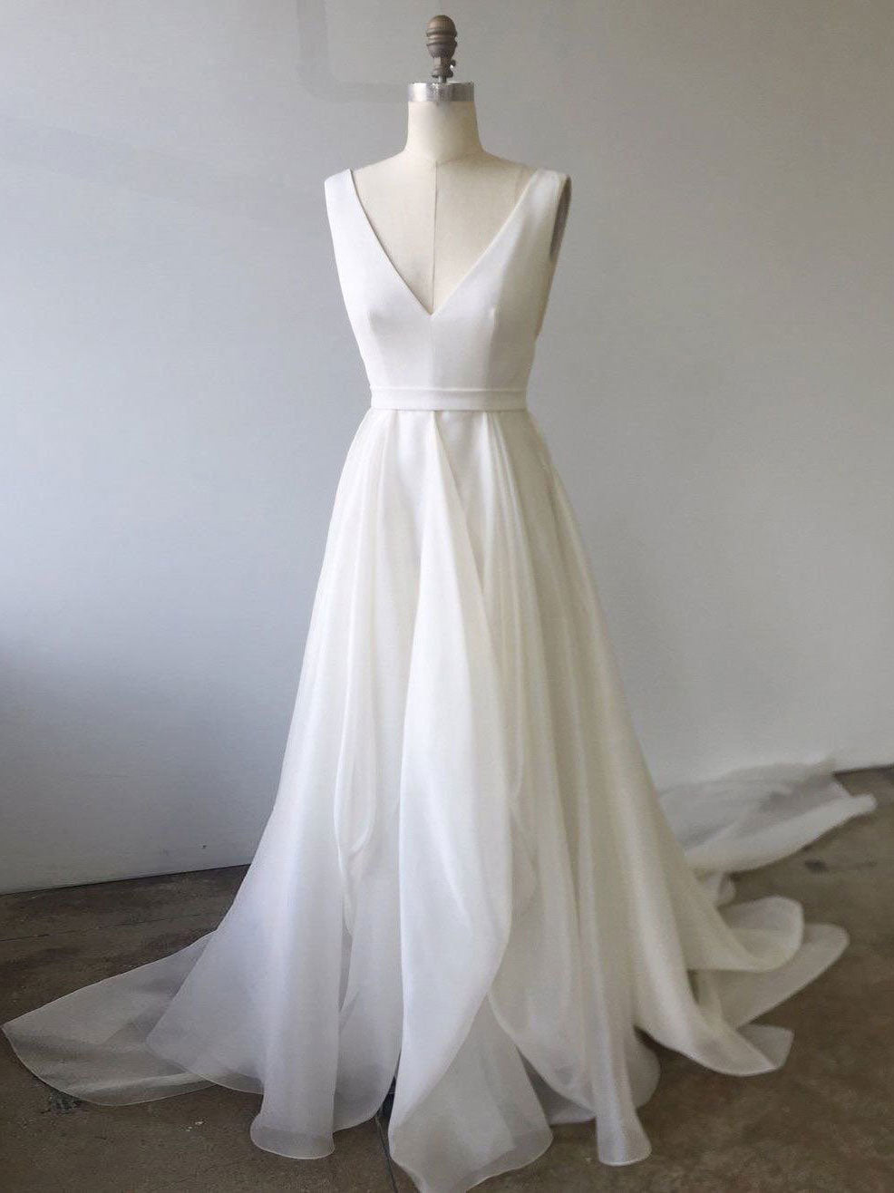 A-Line V-Neck Floor-Length Ivory Chiffon Prom Dress with Clean Minimalist Silhouette