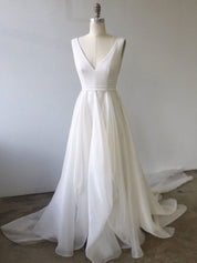 A-Line V-Neck Floor-Length Ivory Chiffon Prom Dress with Clean Minimalist Silhouette