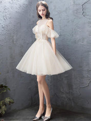 A-Line Illusion Neck Knee-Length Champagne Tulle Homecoming Dress with Cold-Shoulder Sleeves & Floral Lace Appliqué