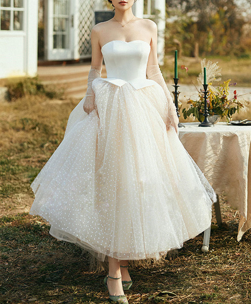 A-Line Sweetheart Neck Tea-Length Ivory Tulle Lace Homecoming Dress with Dotted Tulle Skirt